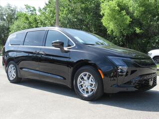 2027 Chrysler Pacifica