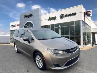 2017 Chrysler Pacifica for sale in Powderly KY