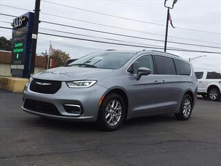 2021 Chrysler Pacifica for sale in Waterford MI