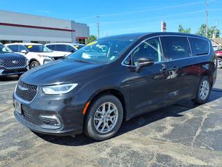 2023 Chrysler Pacifica for sale in Lansing MI