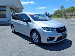 2024 Chrysler Pacifica for sale in Tazewell VA
