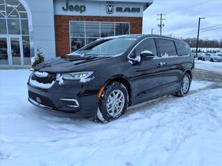 2025 Chrysler Pacifica for sale in Aurora OH