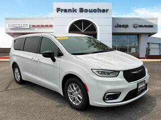 2025 Chrysler Pacifica