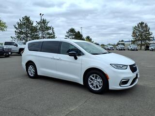 2025 Chrysler Pacifica