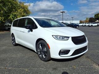 2026 Chrysler Pacifica for sale in Plymouth MI