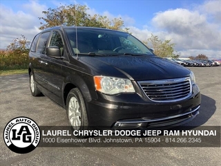 2015 Chrysler Town And Country for sale in Johnstown PA