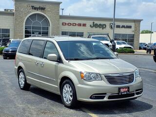 2015 Chrysler Town And Country for sale in Bourbonnais IL