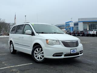 2016 Chrysler Town And Country for sale in Rockford IL