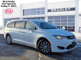 2018 Chrysler Pacifica for sale in Bradley IL