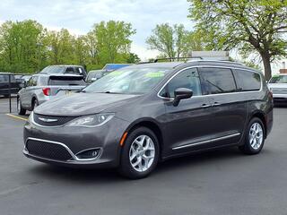 2018 Chrysler Pacifica for sale in Woodhaven MI