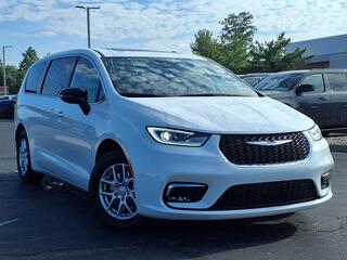 2025 Chrysler Pacifica for sale in Cincinnati OH