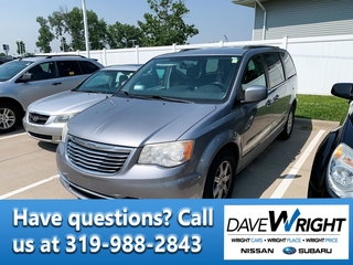 2013 Chrysler Town And Country for sale in Cedar Rapids IA