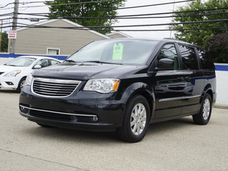 2016 Chrysler Town & Country for sale in Roseville MI