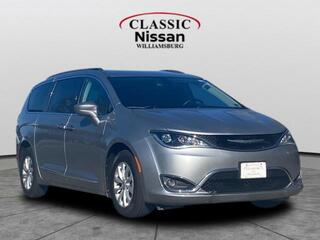 2017 Chrysler Pacifica for sale in Lansing MI