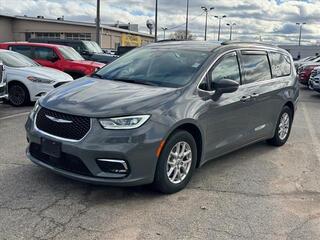 2022 Chrysler Pacifica for sale in Janesville WI