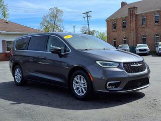 2023 Chrysler Pacifica for sale in Howell MI