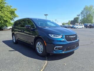 2025 Chrysler Pacifica for sale in Plymouth MI