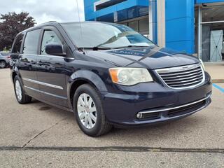 2012 Chrysler Town And Country for sale in Fowlerville MI