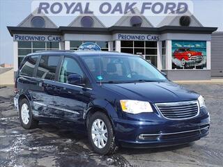 2014 Chrysler Town And Country for sale in Royal Oak MI