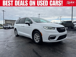 2023 Chrysler Pacifica for sale in Bourbonnais IL