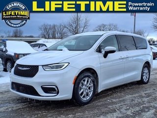 2023 Chrysler Pacifica for sale in Howell MI