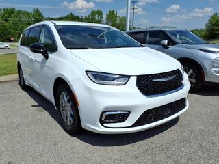 2024 Chrysler Pacifica for sale in Clarksville TN