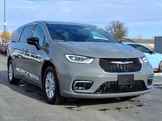 2025 Chrysler Pacifica