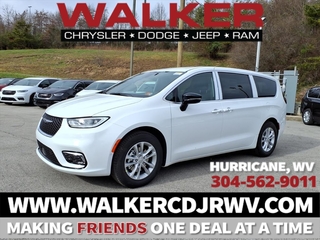 2026 Chrysler Pacifica for sale in Hurricane WV