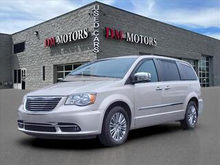 2014 Chrysler Town And Country for sale in Walled Lake MI