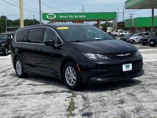 2023 Chrysler Voyager