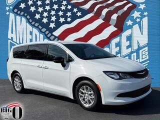 2025 Chrysler Voyager