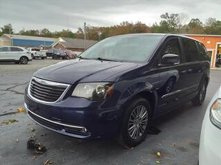 2014 Chrysler Town And Country for sale in Manchester TN