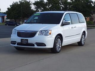 2015 Chrysler Town And Country for sale in Savoy IL