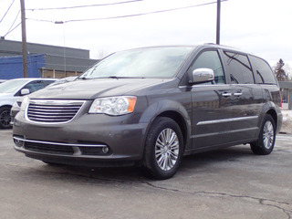 2015 Chrysler Town & Country for sale in Waterford MI