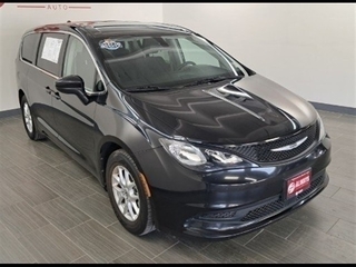 2022 Chrysler Voyager