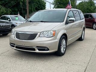 2013 Chrysler Town & Country for sale in Roseville MI