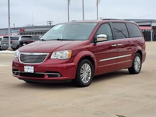 2016 Chrysler Town And Country for sale in Peoria IL