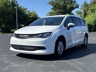 2022 Chrysler Voyager