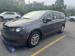 2022 Chrysler Voyager