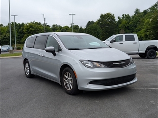 2023 Chrysler Voyager