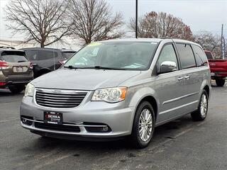 2014 Chrysler Town And Country for sale in Savoy IL