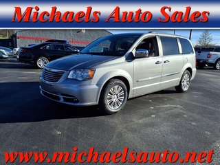 2015 Chrysler Town And Country for sale in Carmichaels PA