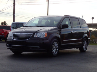 2015 Chrysler Town & Country for sale in Waterford MI