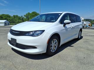 2022 Chrysler Voyager