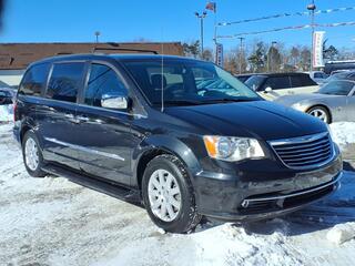 2012 Chrysler Town And Country for sale in Lindenhurst NY
