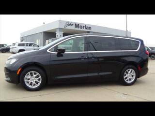2023 Chrysler Voyager