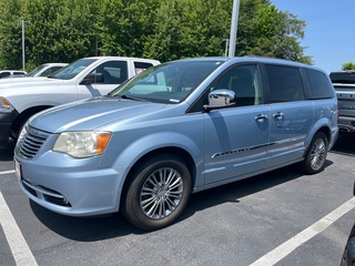 2013 Chrysler Town And Country for sale in Boardman OH