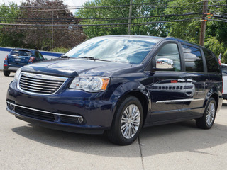 2016 Chrysler Town & Country