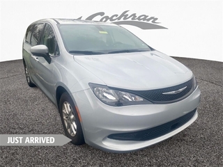 2022 Chrysler Voyager