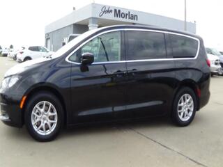 2023 Chrysler Voyager